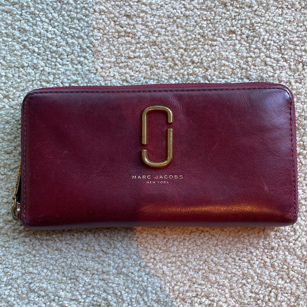 Marc Jacobs New York Large Zip Wallet in Burgundy/Wine
